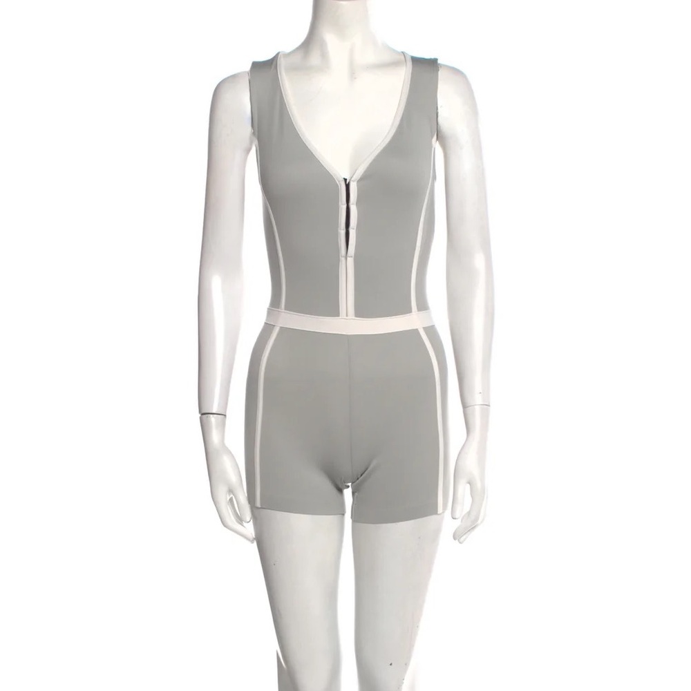 ERNEST LEOTY V-Neck Romper Size: XS LIKE NEW !!